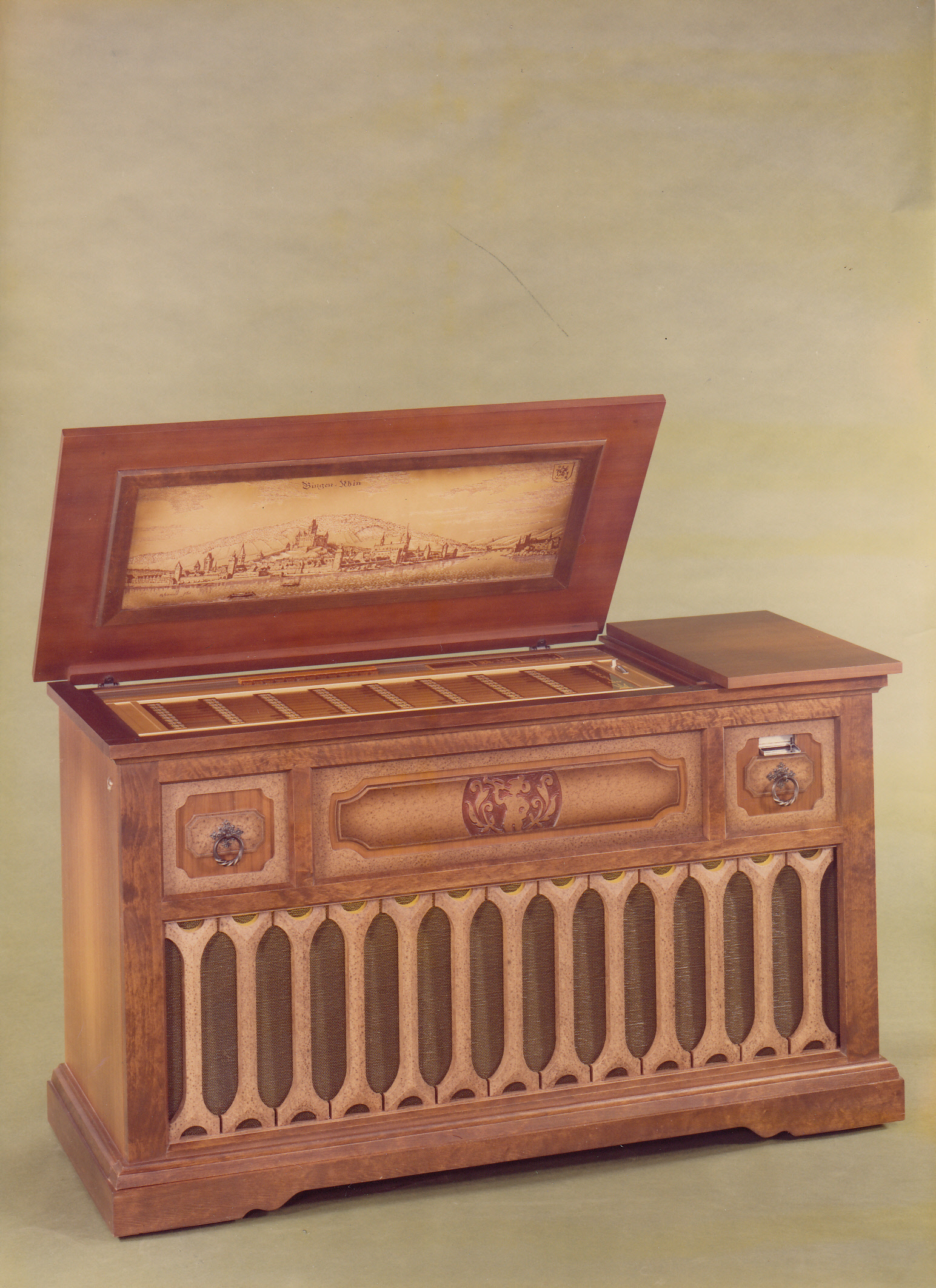 1975 retro wooden classic jukebox