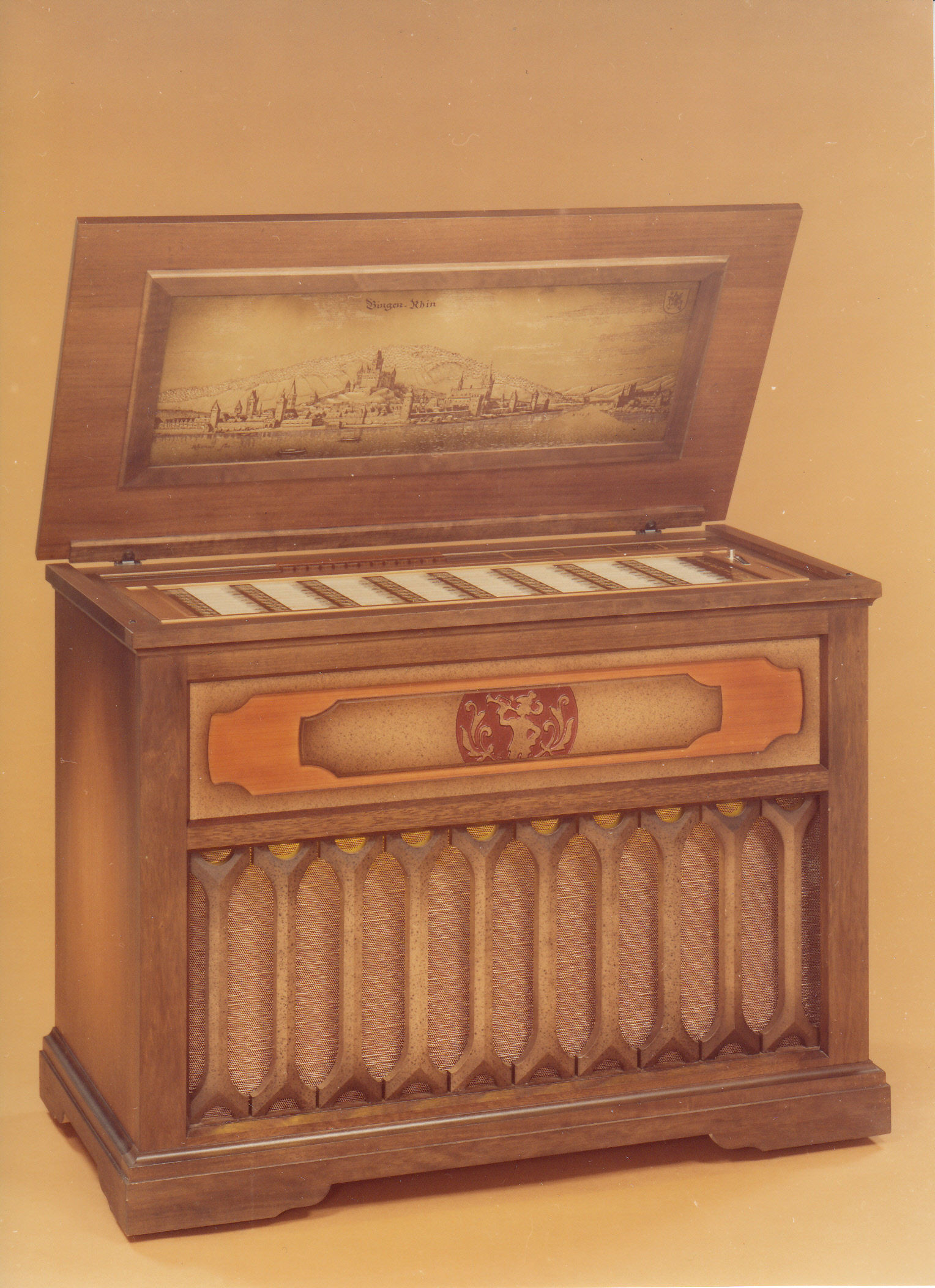 pure wooden classic jukebox